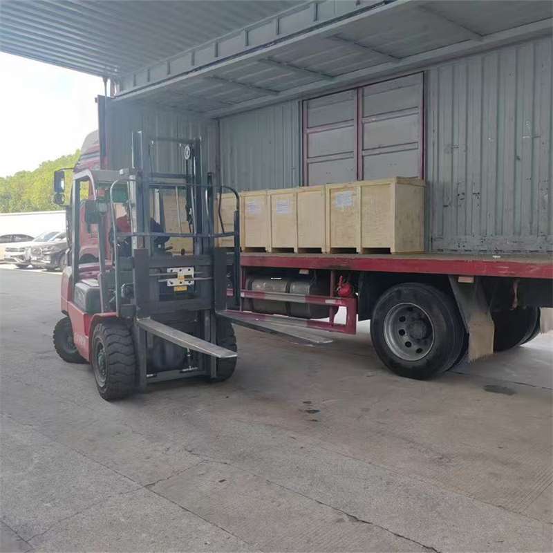 江阳区迭部县：物流专线的高效货运之旅